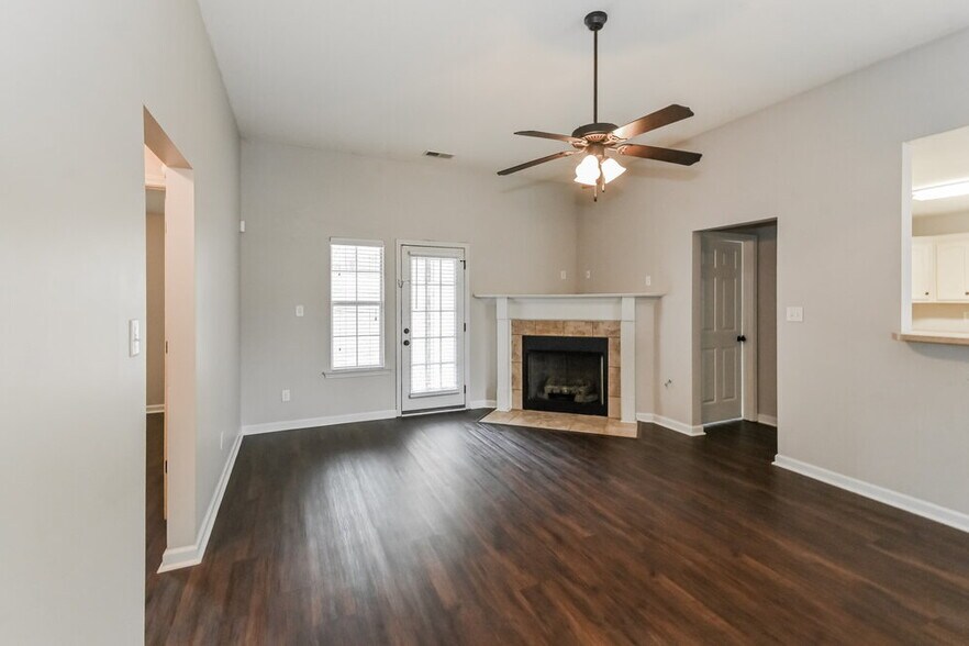 Building Photo - 7852 Ridgedale Dr
