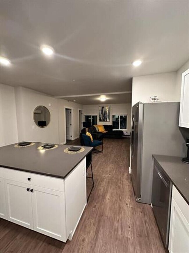 Building Photo - Fully Furnished 2 Bed 1 Bath Condo. Anaconda Montana