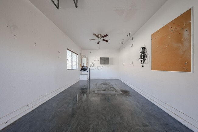 Building Photo - 2744 E Donato Dr