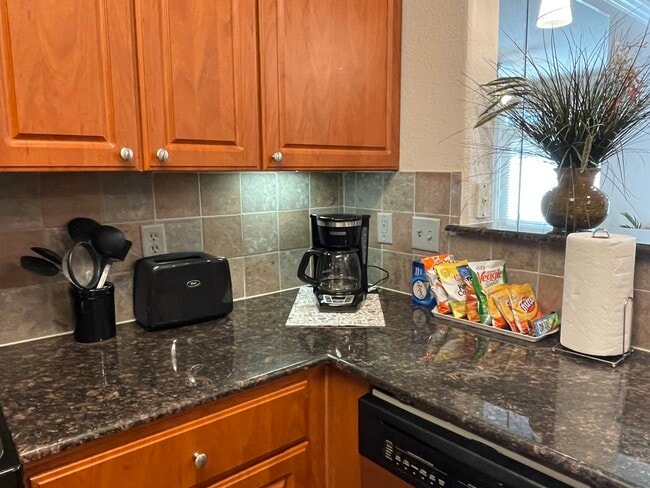 Building Photo - 1711 Old Spanish Trl