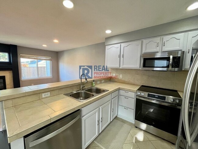 Building Photo - 5304 Stuart St