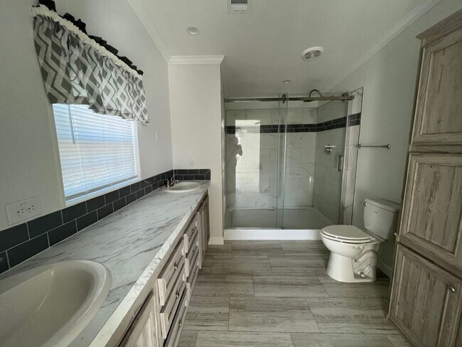 Building Photo - 574 Leopard Ln