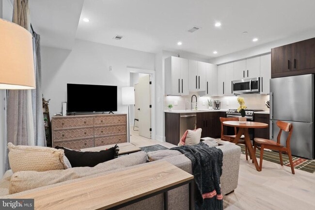 Building Photo - 3933 14th St NW