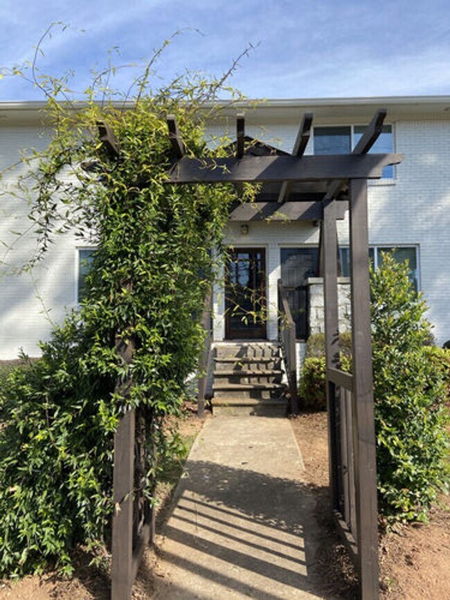 Building Photo - Arbors of East Atlanta