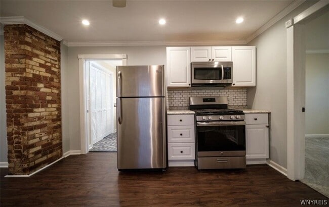 Building Photo - 497 West Ave