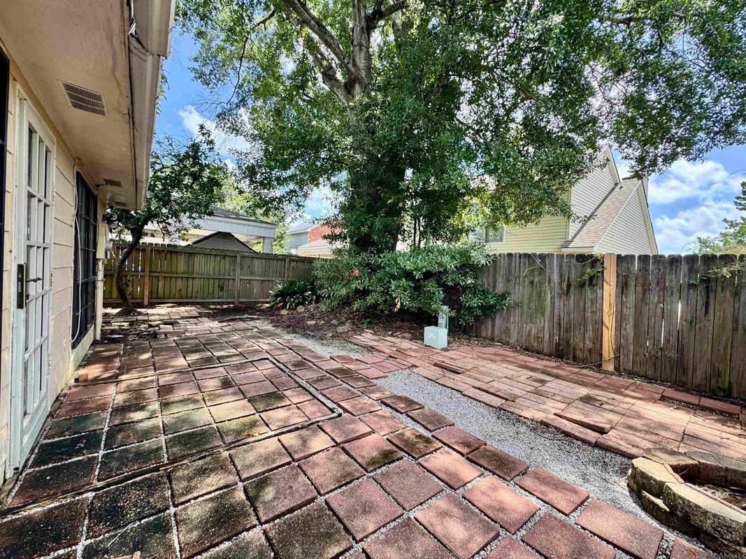 Building Photo - 1732 Manor Oak Dr