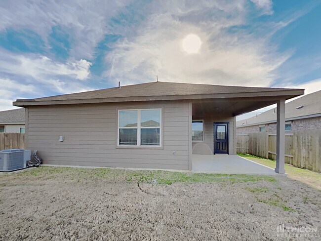 Building Photo - 215 Kennedy Dr