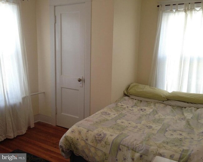 Building Photo - 7103 Ventnor Ave