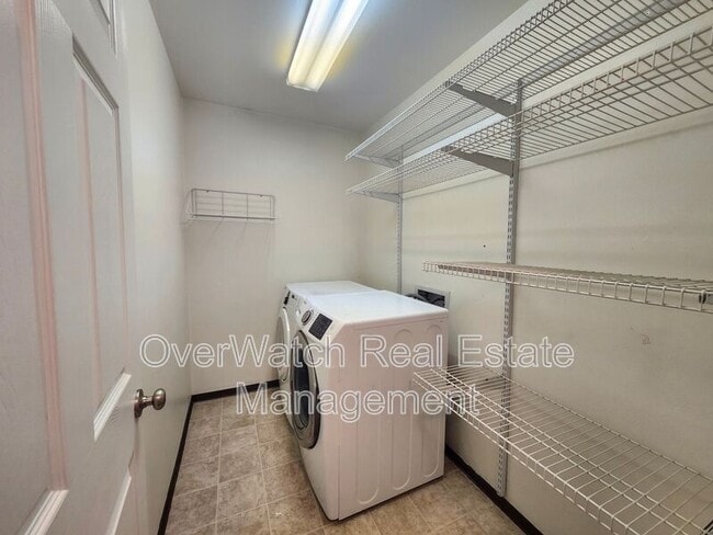 Building Photo - 1810 Congress Cir