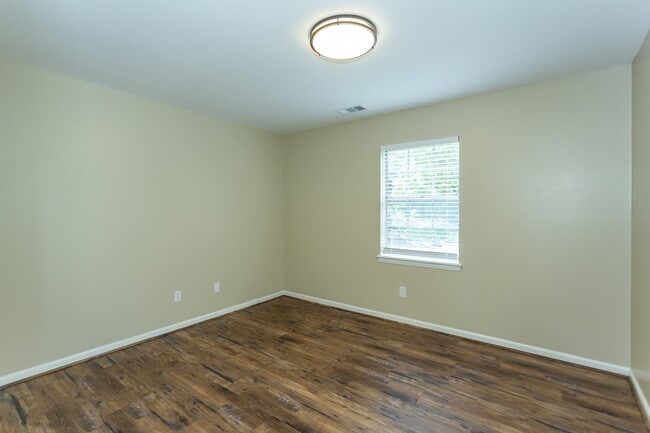 Building Photo - 2200 Montreat Cir