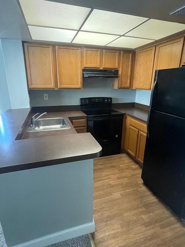 Building Photo - 718 Executive Center Dr