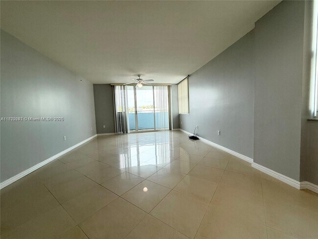 Building Photo - 9201 Collins Ave