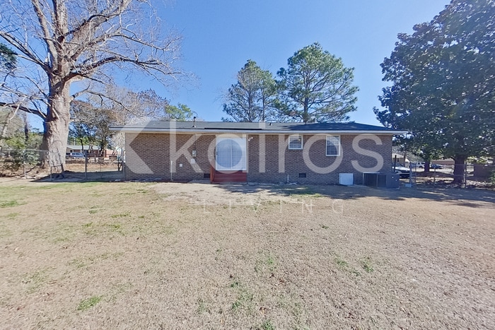 Building Photo - 3216 McCleod Ave