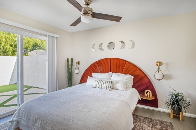 Building Photo - 8568 E Indian School Rd