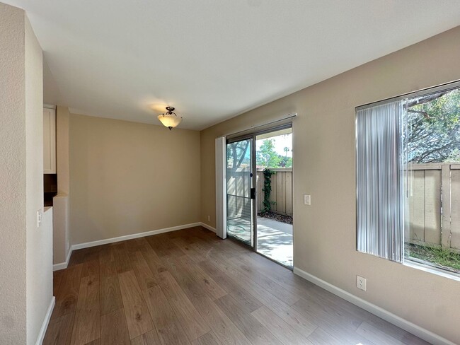 Building Photo - Newly Remodeled 2 Bedroom 2 Bath Near UTC ...