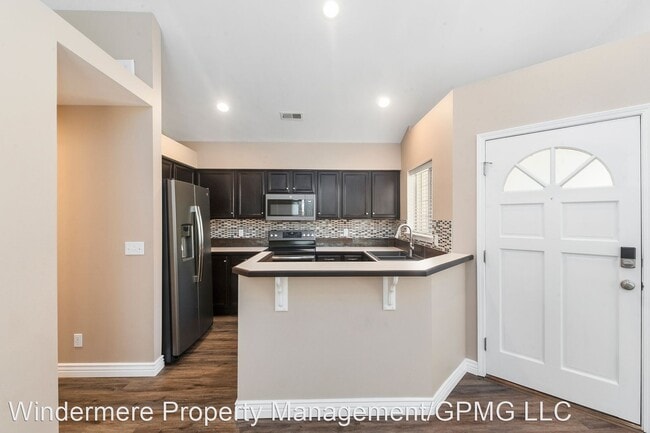 Building Photo - 2 br, 2 bath House - 5170 S. Surprise  Wy ...