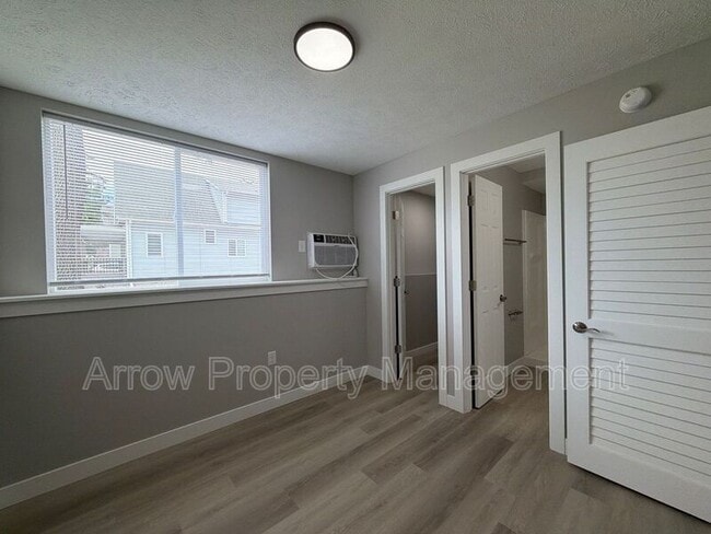 Building Photo - 867 N 26th St