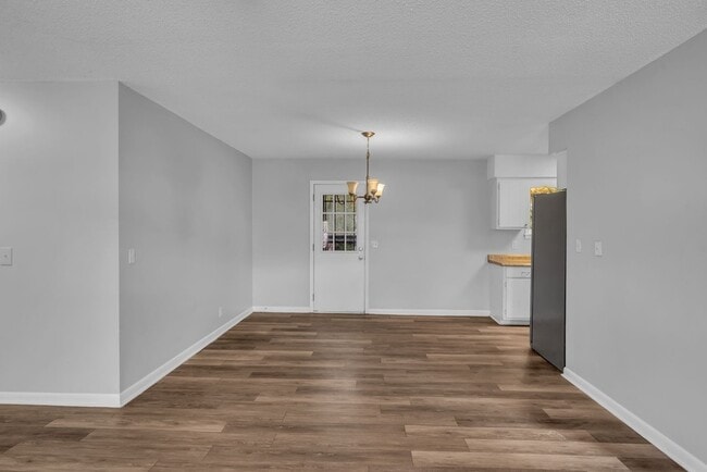 Building Photo - 212 Trailway Cir