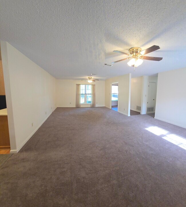 Building Photo - 122 Beach Dr