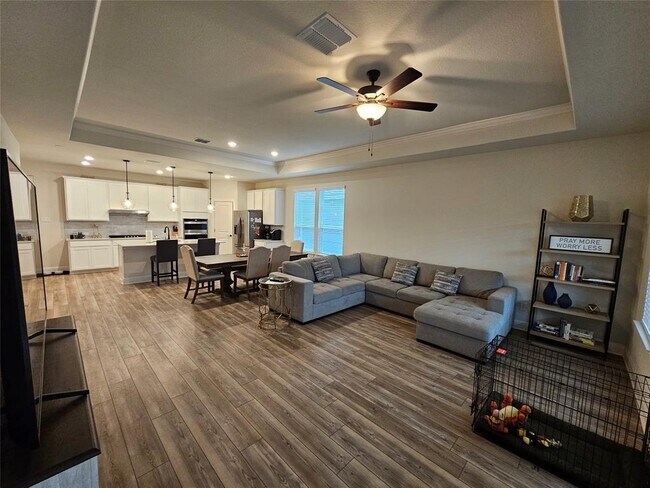 Building Photo - 138 Sugarberry Dr