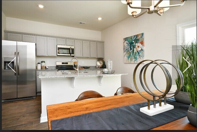 Building Photo - 723 Wild Duck Ln