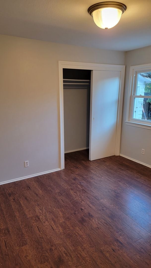 Building Photo - Cozy Two Bedroom Home Ready For You