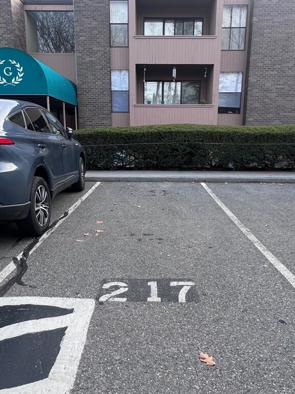 Building Photo - 32 Shrewsbury Green Dr