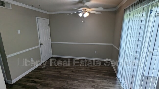 Building Photo - 1100 Pineland Ave