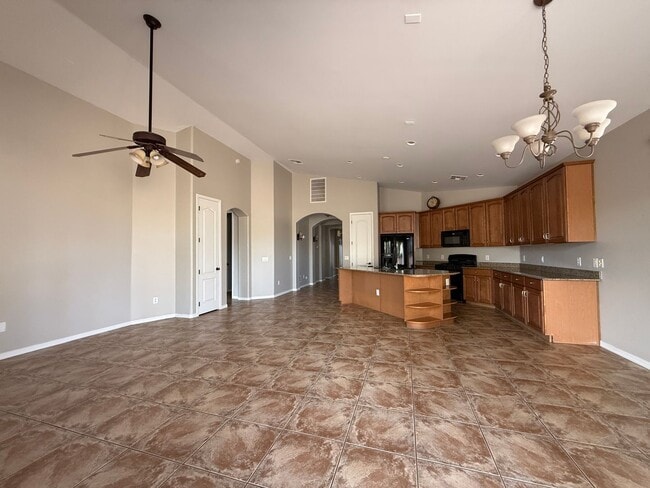 Building Photo - Lovely Chandler 4 Bedroom!