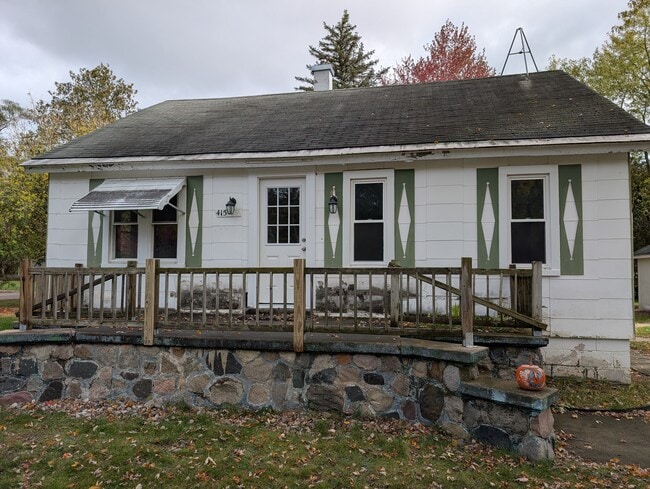 Building Photo - 415 S Silverleaf St