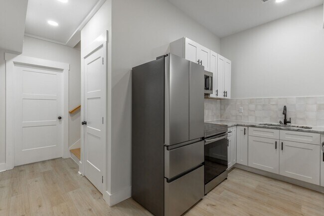 Building Photo - 1124 Garfield St