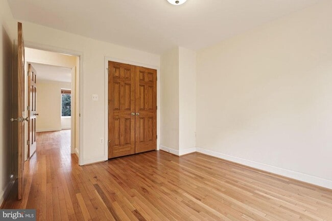 Building Photo - 2057 Golf Course Dr