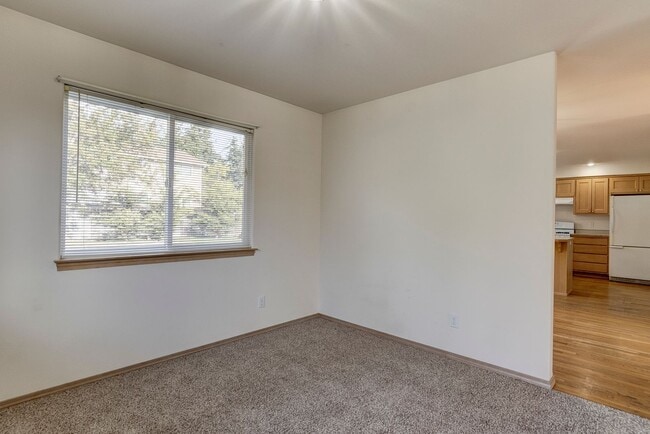 Building Photo - 3 Bedroom in Shannon Forest