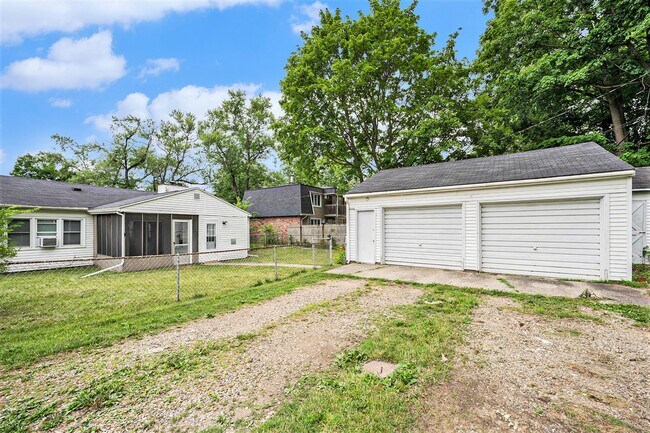 Building Photo - Charming, remodeled 2-Bed/1-Bath  ranch style home- $1499