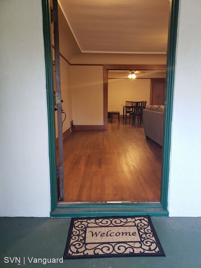 Building Photo - 1 br, 0.5 bath Room For Rent - Old Town Or...