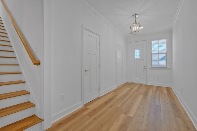 Building Photo - 118 Nickolas Cir