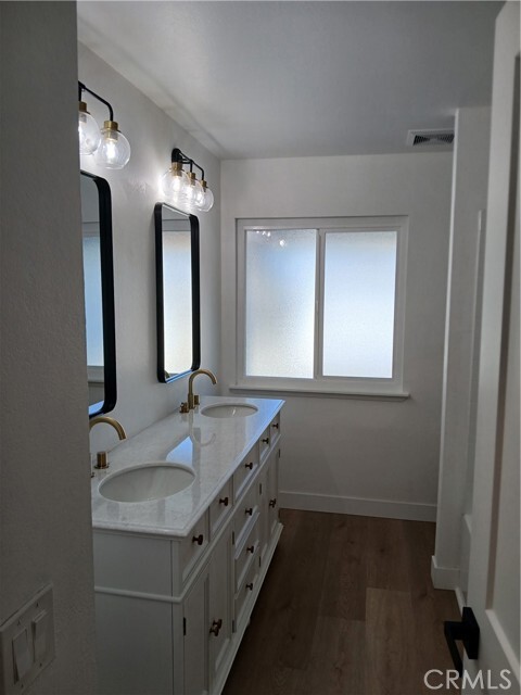Building Photo - 30230 Swan Point Dr