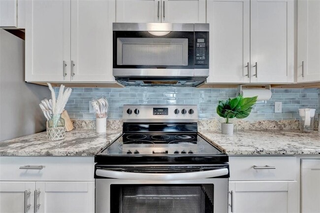 Building Photo - 2851 Emerson Ave S