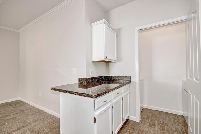 Building Photo - 16013 S Desert Foothills Pkwy