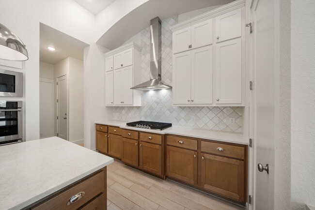 Building Photo - Stunning 4-Bed, 4.5-Bath Home with Pool Access and Private Yard in New Braunfels