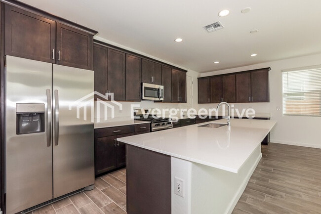 Building Photo - 10131 E Ulysses Ave