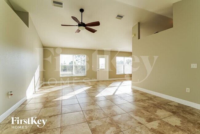 Building Photo - 3313 NE 15th Pl