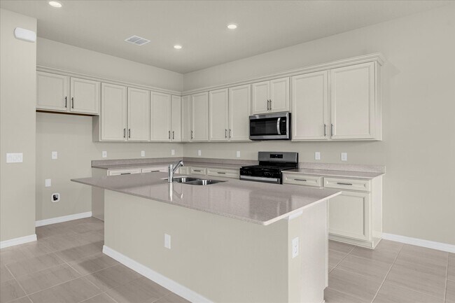 Building Photo - 10411 Pk Ests Ave