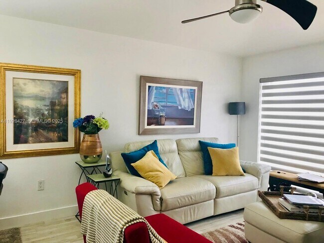 Building Photo - 5072 NW 115th Ct