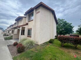 Building Photo - 5180 N River Rd