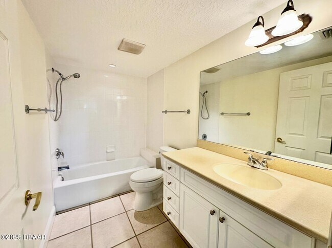 Building Photo - 4670 Links Village Dr