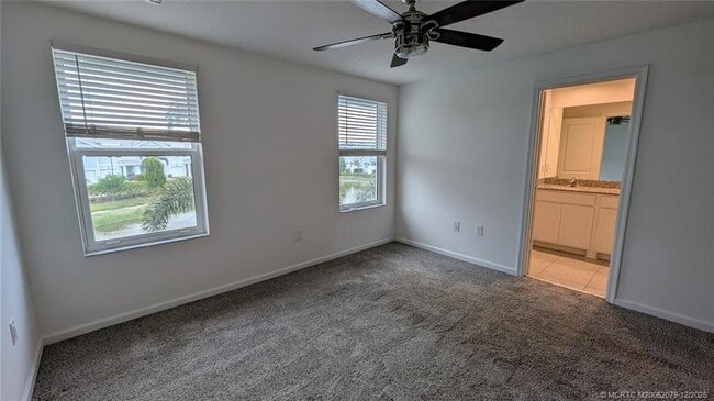 Building Photo - 373 SE Sea Hunt Wy