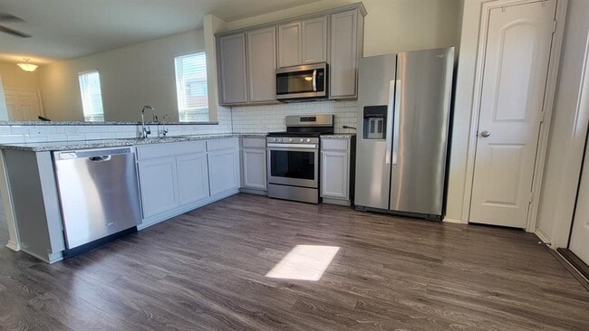 Building Photo - 242 Thornless Cir