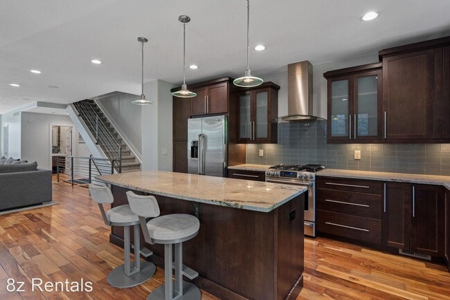 Building Photo - 3 br, 3.5 bath House - 2127 Lowell Blvd