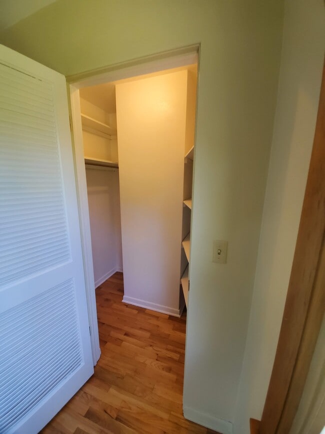 Closet #2 in Master Bedroom - 591 E Glenlord Rd